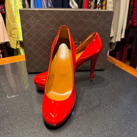 Gucci Vernice Crystal Platform Pump in Tabasco - Picture 5 of 13